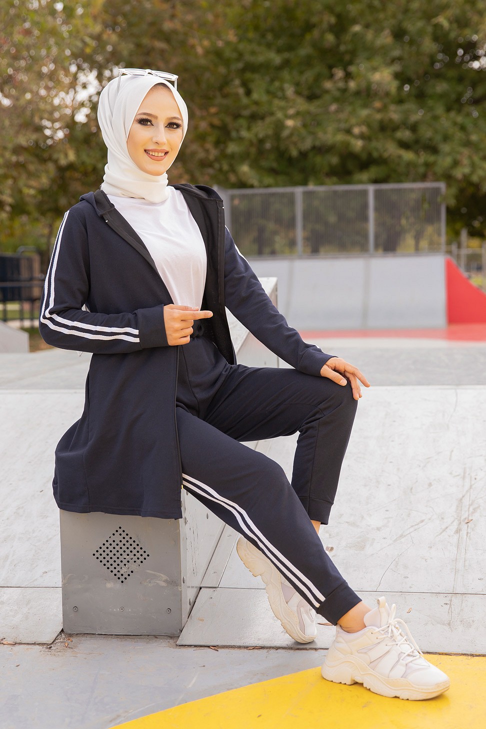 Ensemble ample pour femme : tunique et pantalon (Vêtement chic style  habillé pour femme musulmane) - Couleur bleu pétrole - Prêt à porter et  accessoires sur