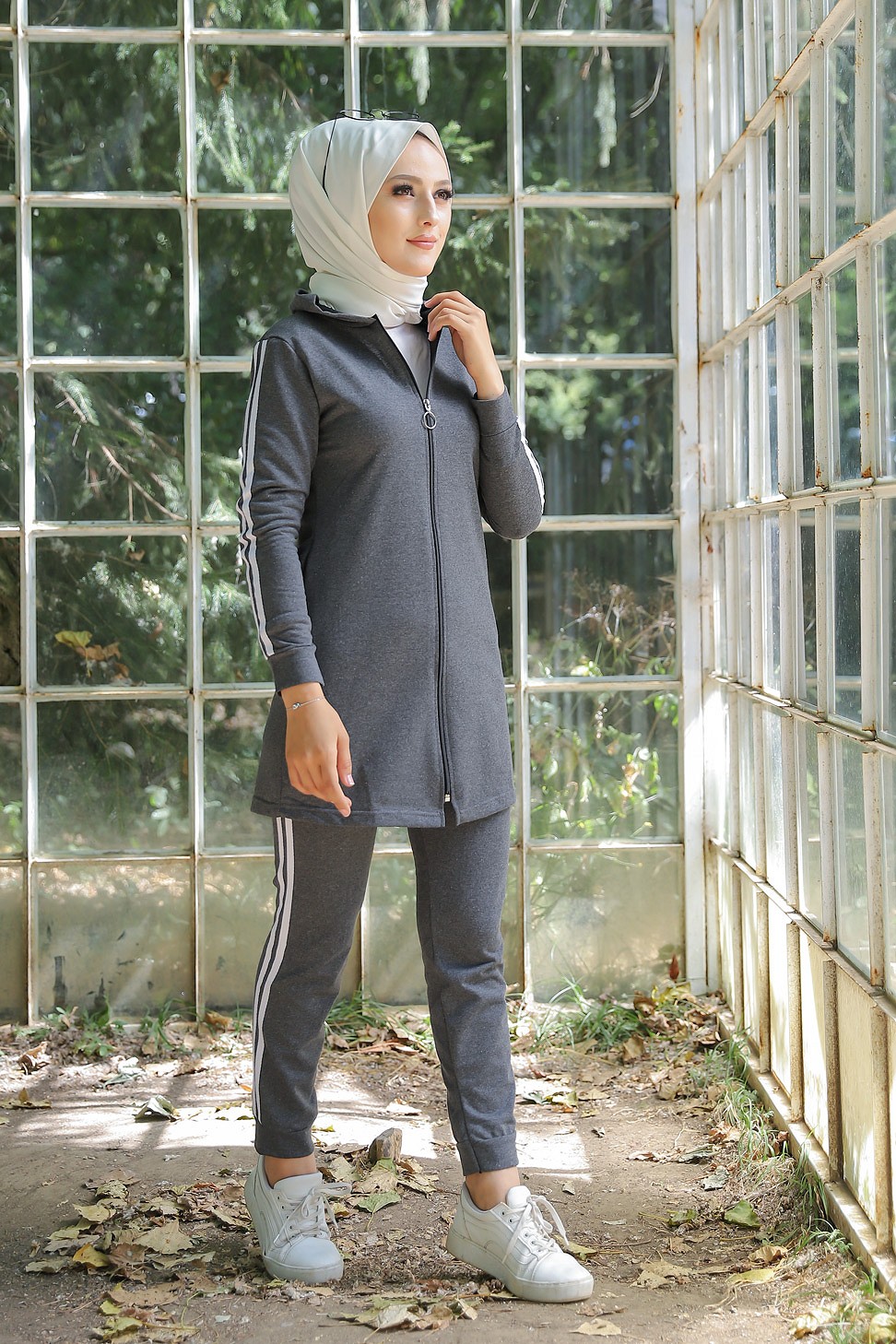 Ensemble survêtement brodé Nasa pour femme (Tenue sport Hijab