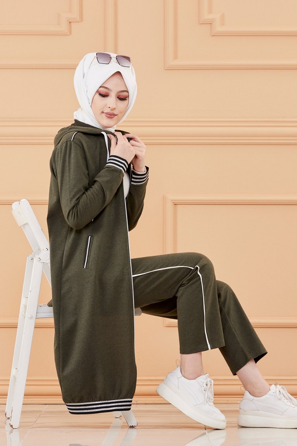 Ensemble sportswear femme motif panthère Tunique à capuche et Pantalon  (Hijab Sport) - Couleur anthracite
