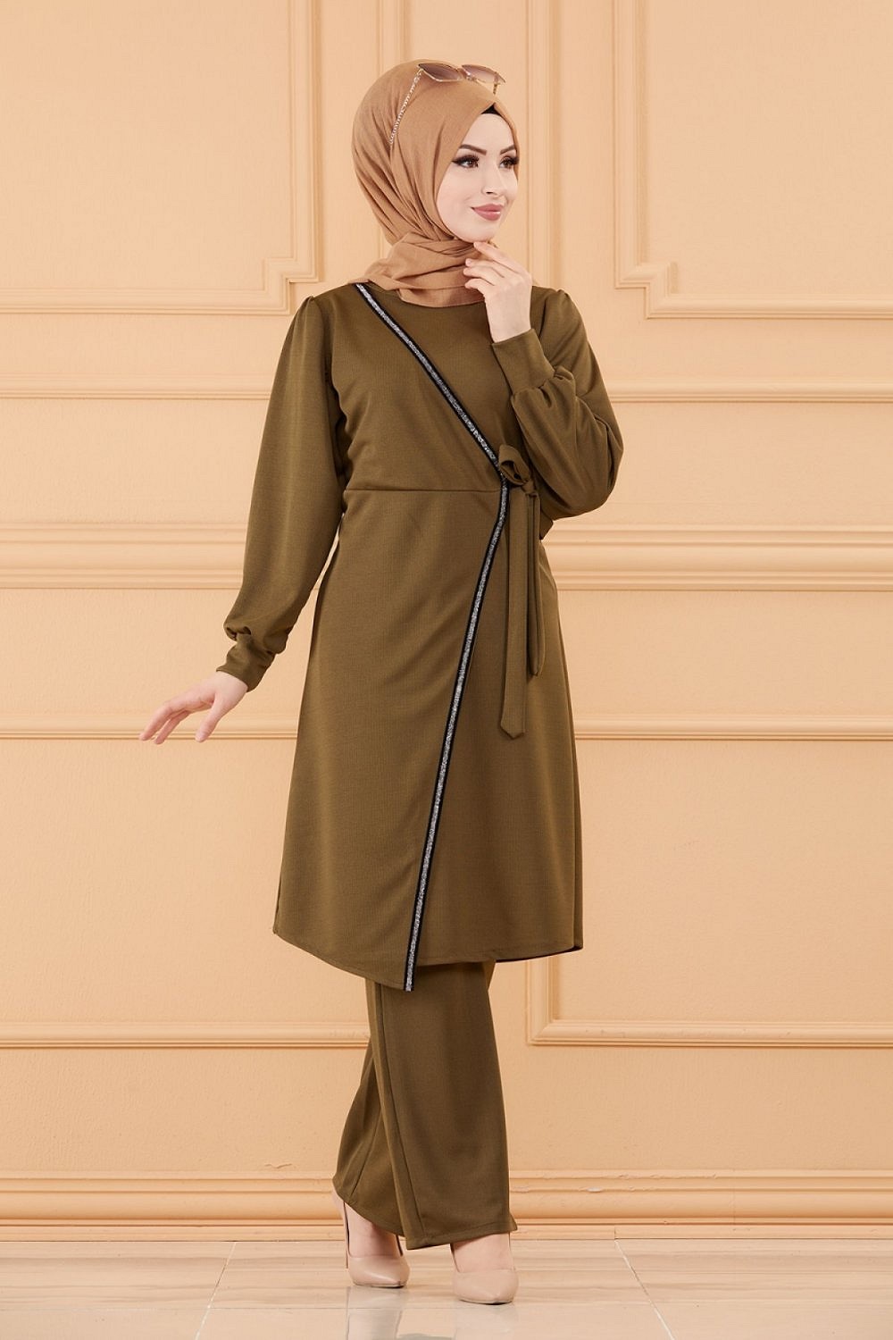 Ensemble casual deux pièces (tunique et pantalon) pour femme - Couleur Kaki  - Prêt à porter et accessoires sur